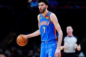 俄克拉荷马雷霆发布备战花絮；清晨官宣签约；NBA总决赛任务艰巨；团队化学反应显著(俄克拉荷马雷霆队最新阵容)-竞技宝体育