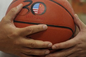 孟菲斯灰熊训练开放日；窗口期复出首秀引欢呼；欧篮联在即；资深球员宣示担当(孟菲斯灰熊vs金州勇士)-竞技宝app下载