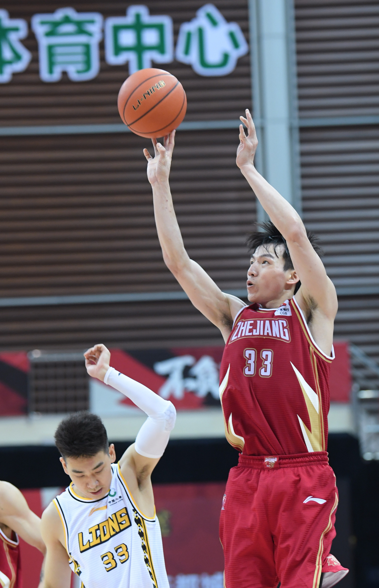 冲刺阶段突围战来临；浙江稠州围绕欧篮联外线爆发；气氛紧张；球探报告显示潜力(浙江稠州主场在哪里)