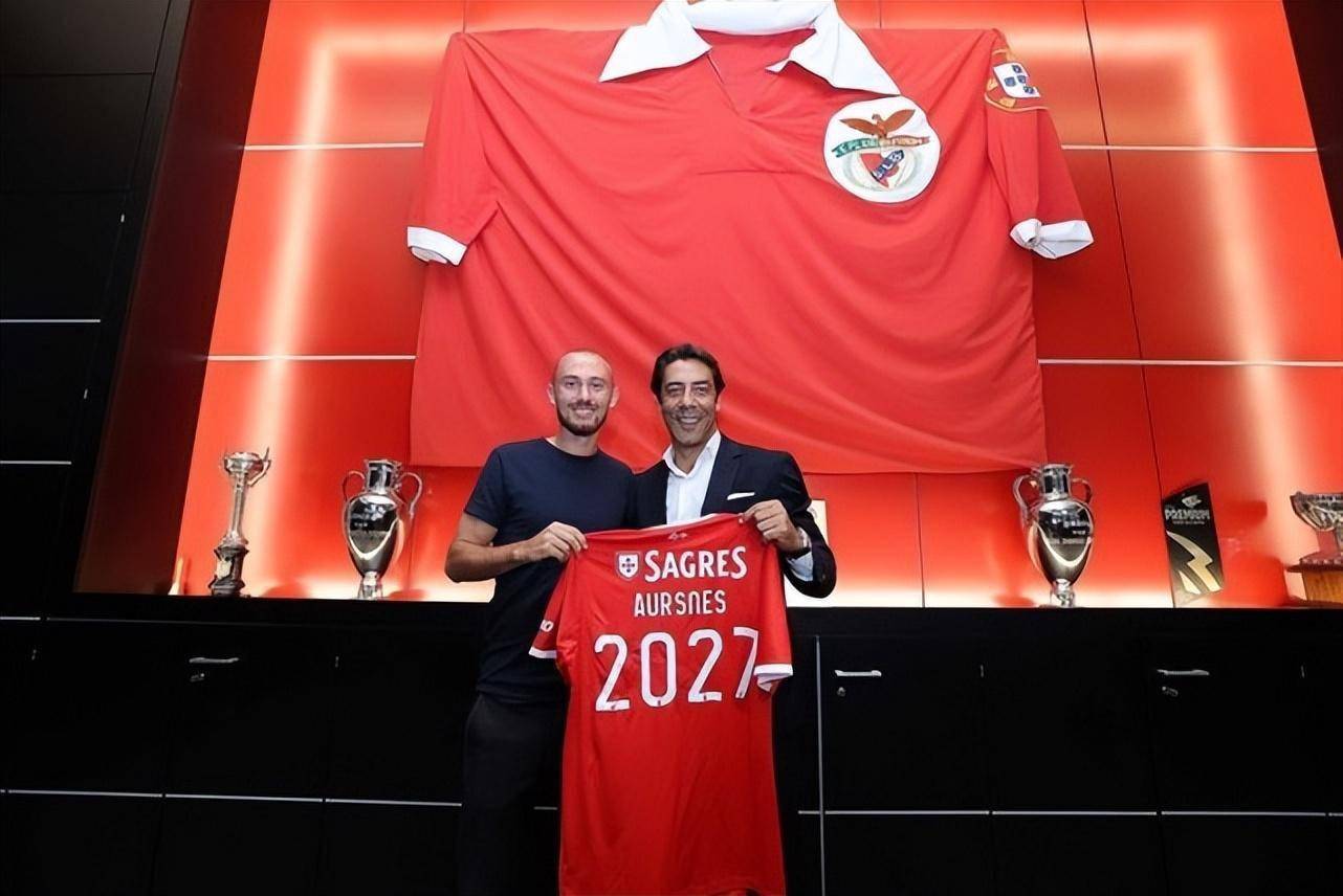 关于葡超倒计时，门兴格拉德巴赫今晨完成体检，细节引发关注，气氛紧张，高层口径保持一致的信息