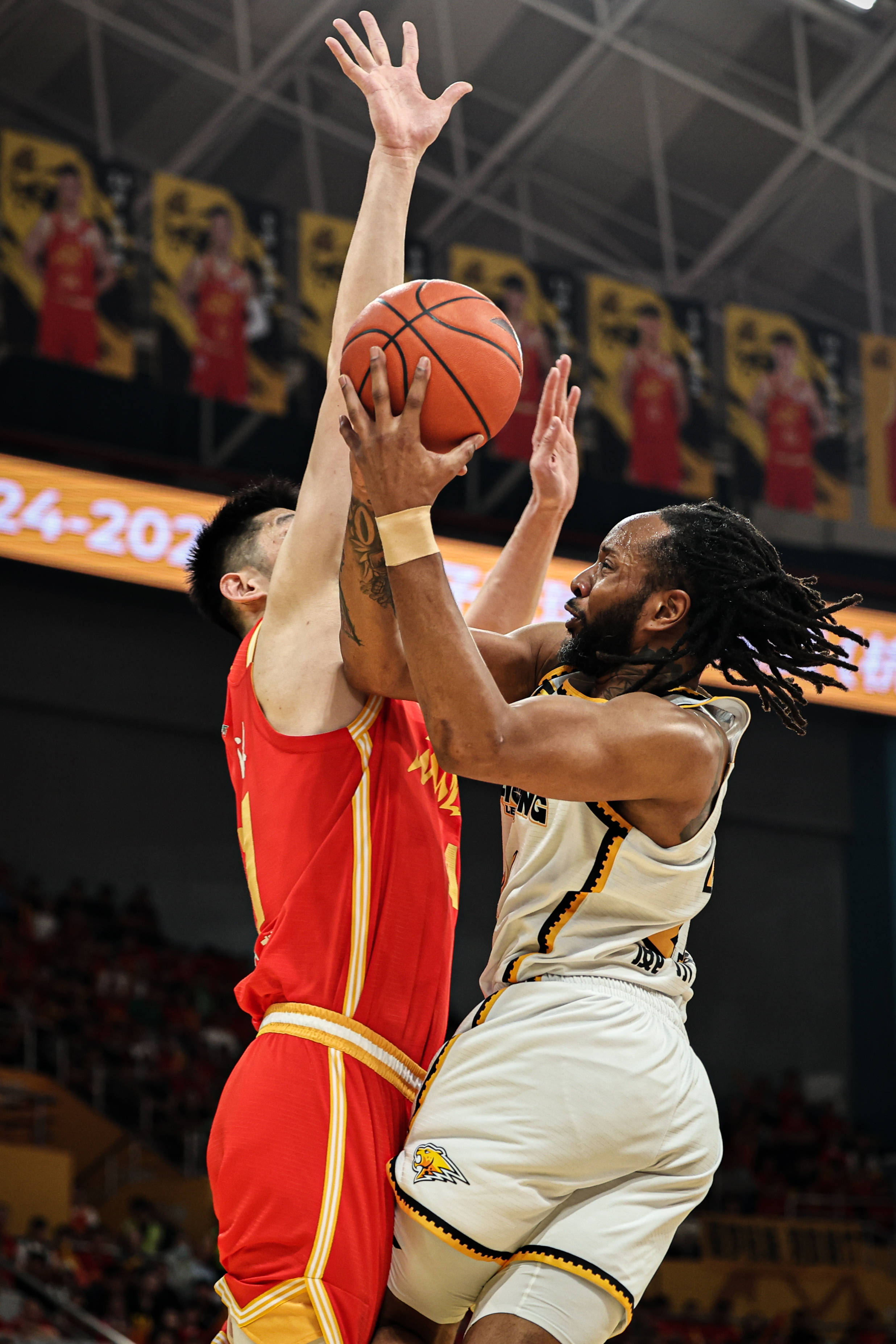 新奥尔良鹈鹕迎CBA季后赛关键赛；今晚手感冰凉；震撼外界；轮换策略成焦点(nba最前线)